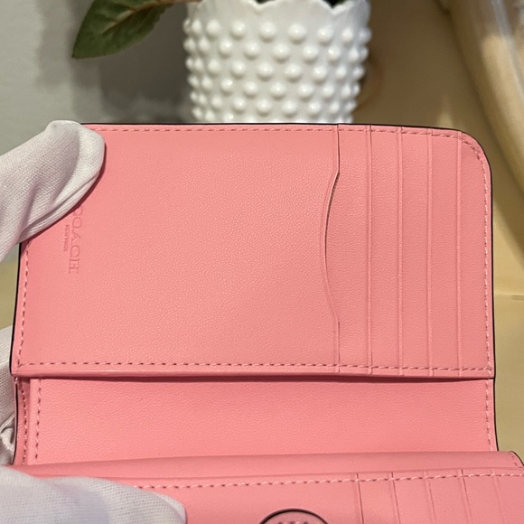Authentic Coach Leather Pink Tabby Medium Wallet - Picture 10 of 12